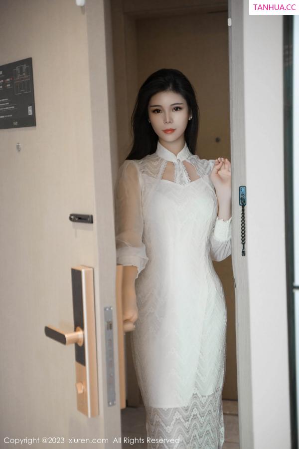   [XiuRen]高清写真图 2023.10.25 No.7559 雪糕CiCi 旗袍美臀第8张图片